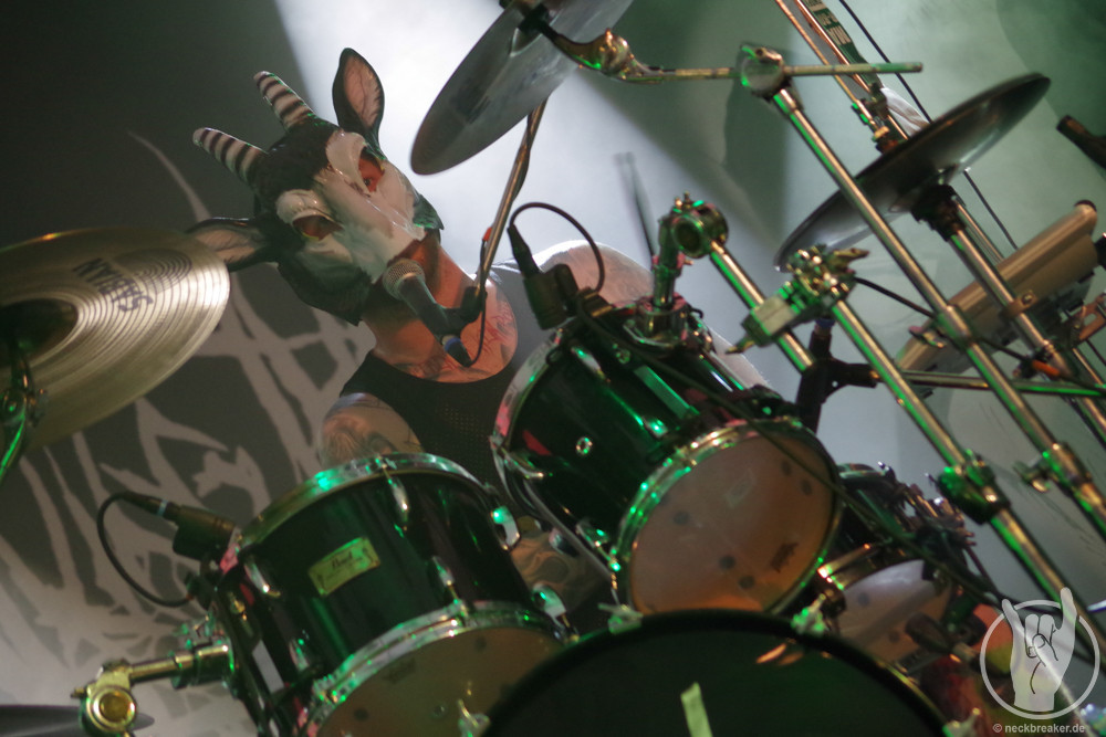 live 20140718 0910 milkingthegoatmachine live 20140718 0910 milkingthegoatmachine