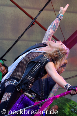 live 20140621 0907 steelpanther