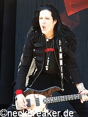 live 20150604 0203 slash