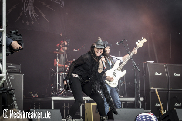 live_20170608_0101 StacyCollins