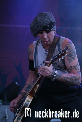 live 20180520 0601 backyardbabies