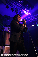 live 20141115 02 01 RivalSons