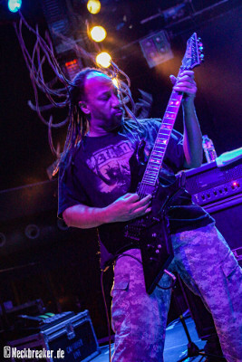 live 20150902 0302 suffocation small