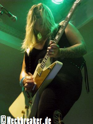 live20210806 0104 thundermother