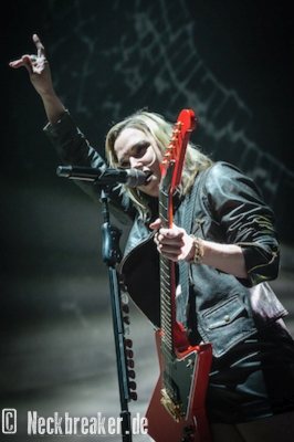 live 20221109 0101 Halestorm