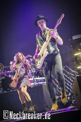 live 20230612 0217 halestorm